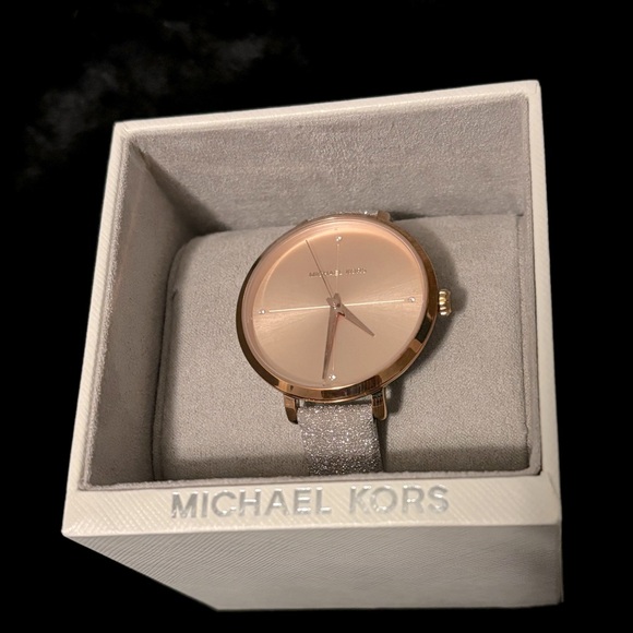 NWT• Michael Kors • Leather Watch • - Picture 3 of 4